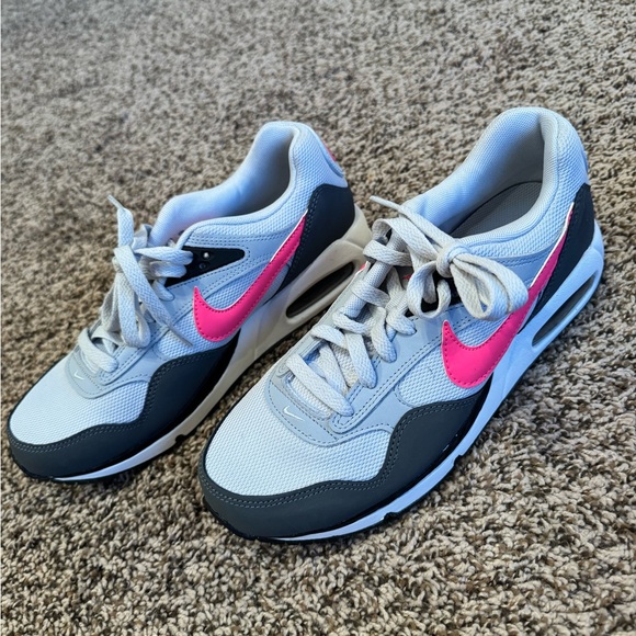 Nike Women's Sneakers in Gray and Pink - Picture 2 of 8